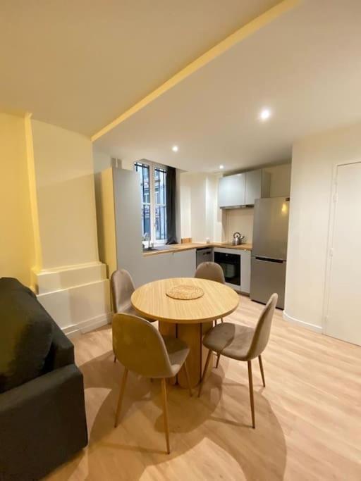شقة Cozy 1Br+Sofa Bed In Lyon Center المظهر الخارجي الصورة